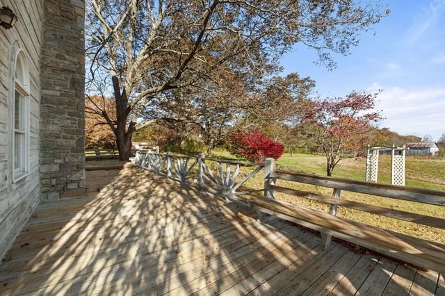 2301 Rock Creek Rd, Estill Springs, TN 37330