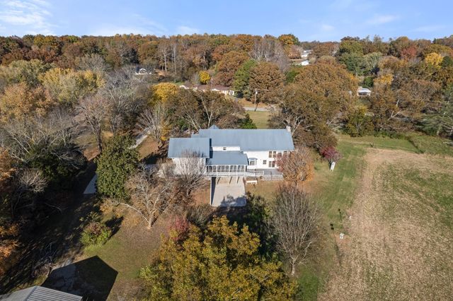 2301 Rock Creek Rd, Estill Springs, TN 37330