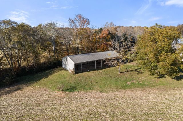 2301 Rock Creek Rd, Estill Springs, TN 37330