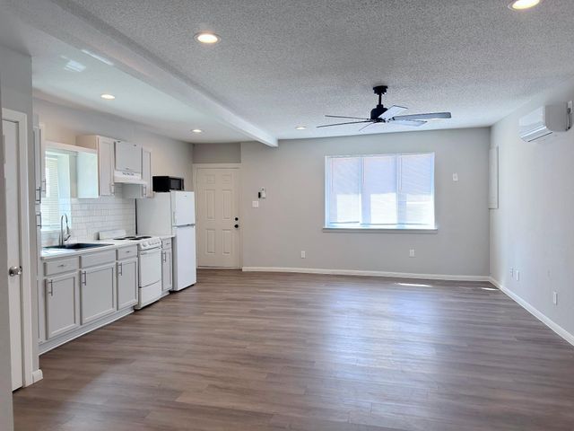 2704 Brewster Street, Houston, TX 77026