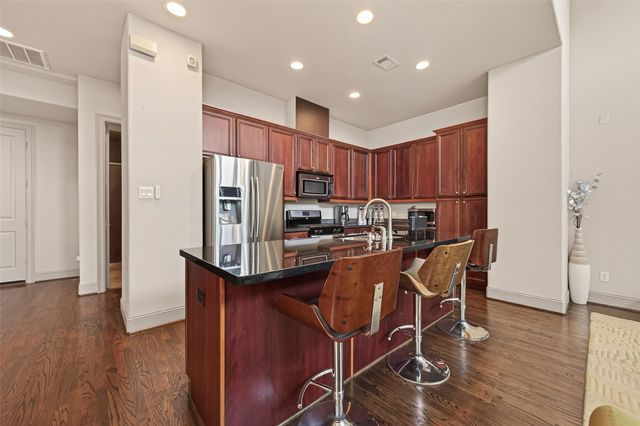 2927 Pease Street, Houston, TX 77003