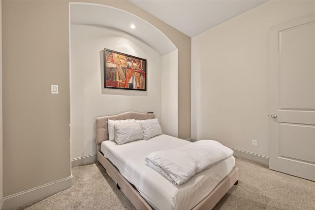 2927 Pease Street, Houston, TX 77003