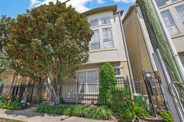 2927 Pease Street, Houston, TX 77003