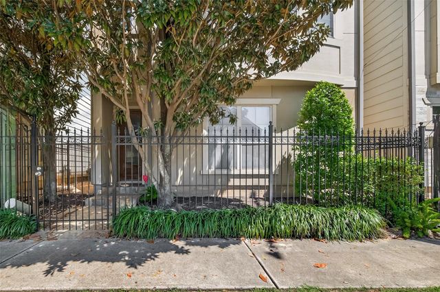 2927 Pease Street, Houston, TX 77003