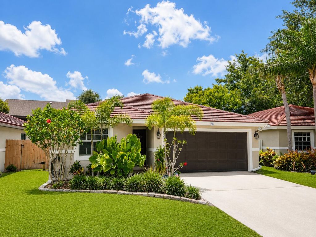 12280 Dartmoor Drive, Wellington, FL 33414