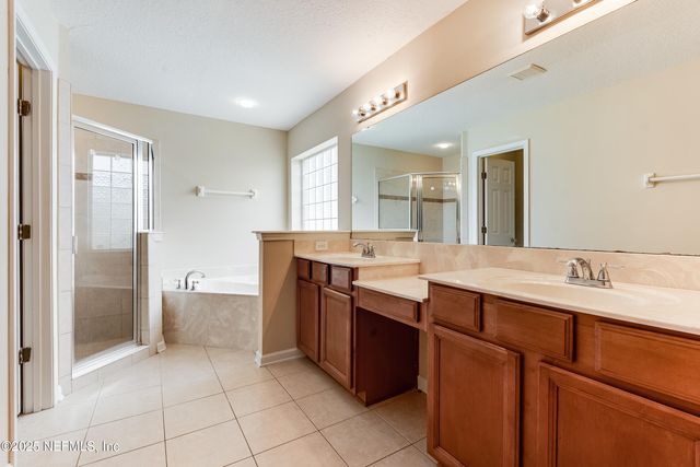 14000 REDROCK LAKE Drive, Jacksonville, FL 32226