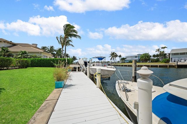 3 Sabal Island Dr, Ocean Ridge, FL 33435