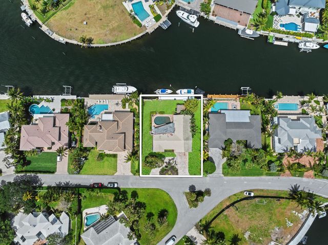3 Sabal Island Dr, Ocean Ridge, FL 33435