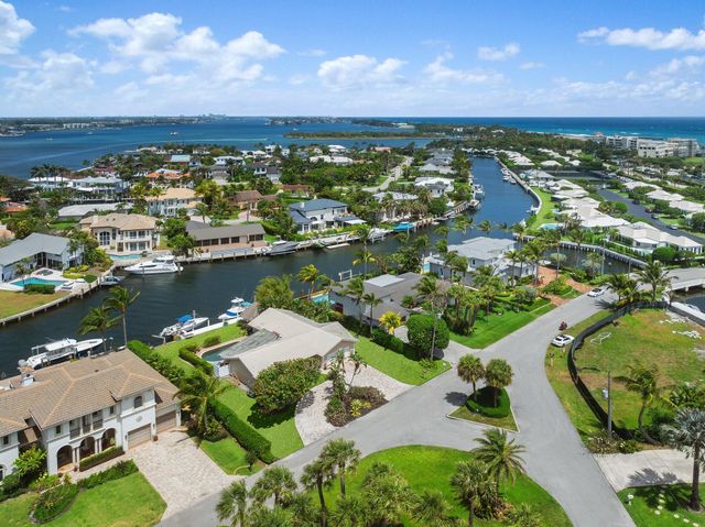3 Sabal Island Dr, Ocean Ridge, FL 33435