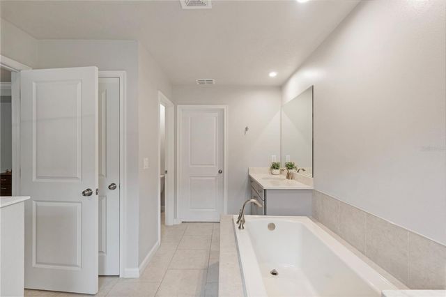 19431 MONARCH WIND WAY, Lutz, FL 33558