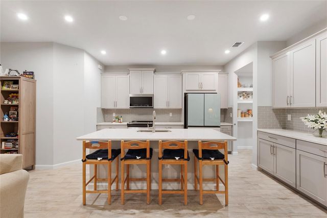 19431 MONARCH WIND WAY, Lutz, FL 33558