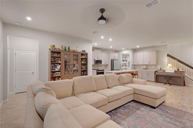 19431 MONARCH WIND WAY, Lutz, FL 33558