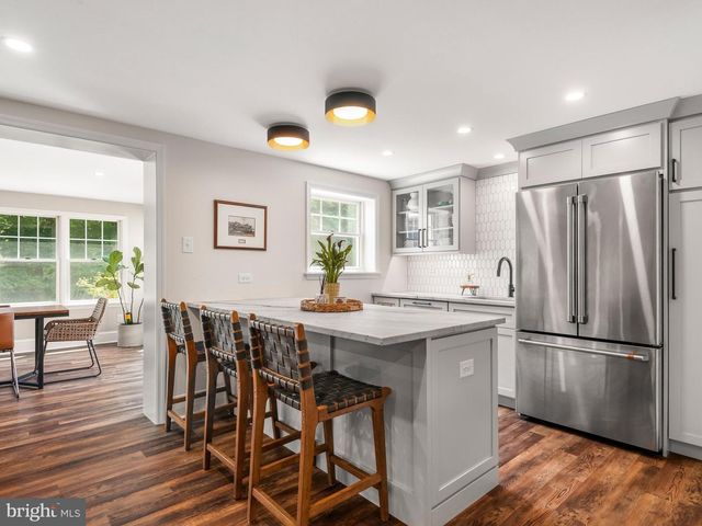 2 PORTEOUS RD, Berwyn, PA 19312