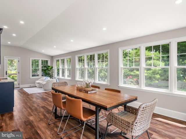 2 PORTEOUS RD, Berwyn, PA 19312