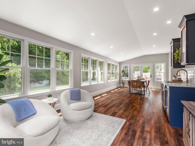 2 PORTEOUS RD, Berwyn, PA 19312