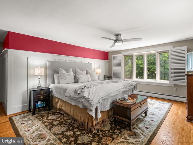 2 PORTEOUS RD, Berwyn, PA 19312