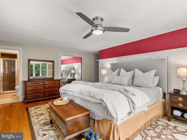 2 PORTEOUS RD, Berwyn, PA 19312