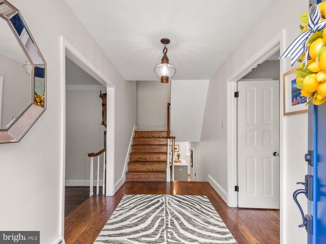 2 PORTEOUS RD, Berwyn, PA 19312