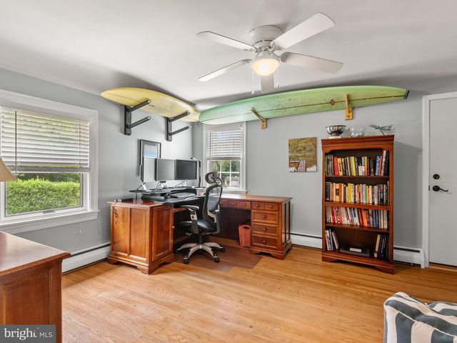 2 PORTEOUS RD, Berwyn, PA 19312