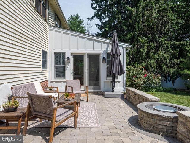 2 PORTEOUS RD, Berwyn, PA 19312