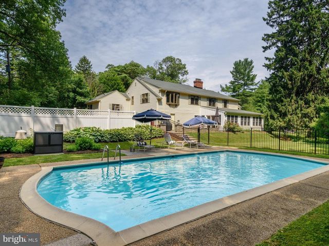 2 PORTEOUS RD, Berwyn, PA 19312