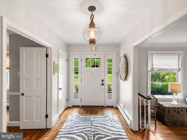 2 PORTEOUS RD, Berwyn, PA 19312