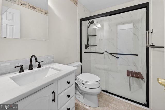 17 WHITE STONE CT, Mt Laurel, NJ 08054