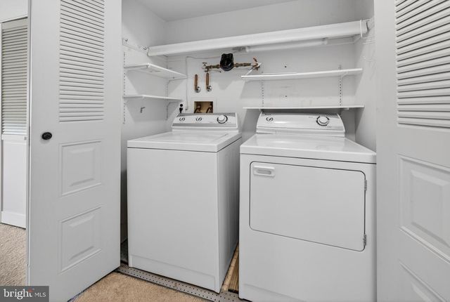 17 WHITE STONE CT, Mt Laurel, NJ 08054