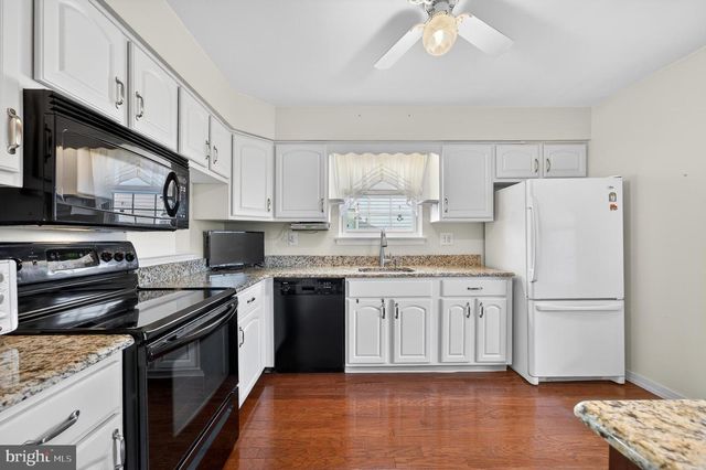 17 WHITE STONE CT, Mt Laurel, NJ 08054