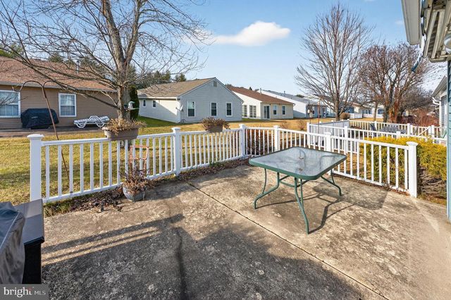 17 WHITE STONE CT, Mt Laurel, NJ 08054