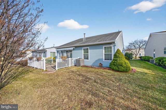 17 WHITE STONE CT, Mt Laurel, NJ 08054