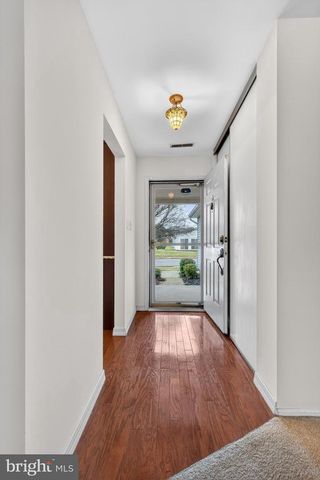 17 WHITE STONE CT, Mt Laurel, NJ 08054