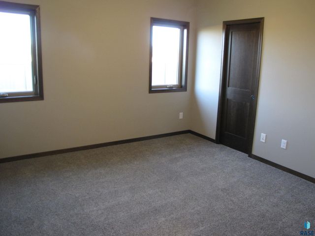 3806 E Vendeval St Street, Sioux Falls, SD 57108