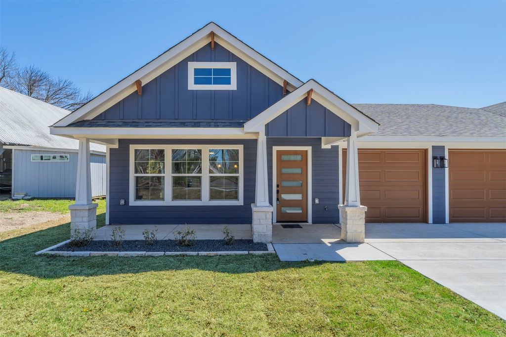 224 Patrick Street, Waxahachie, TX 75165