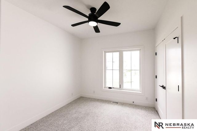 12605 Glenn Street, Papillion, NE 68138