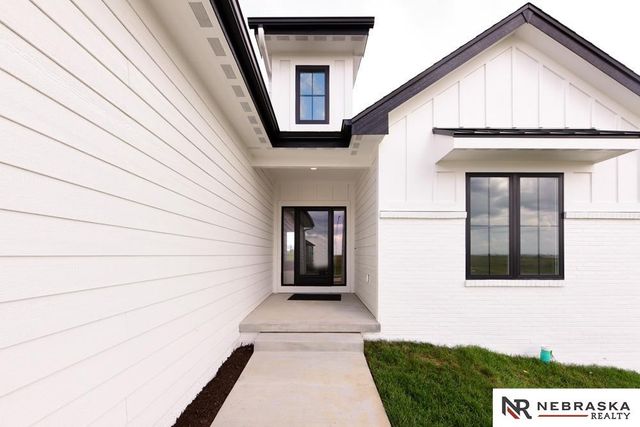12605 Glenn Street, Papillion, NE 68138