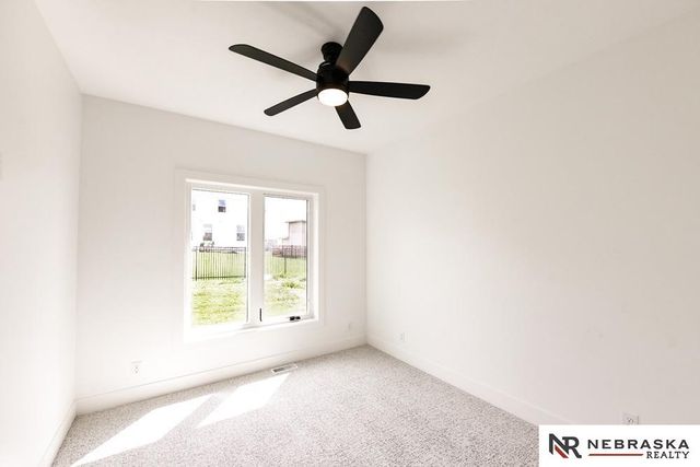 12605 Glenn Street, Papillion, NE 68138