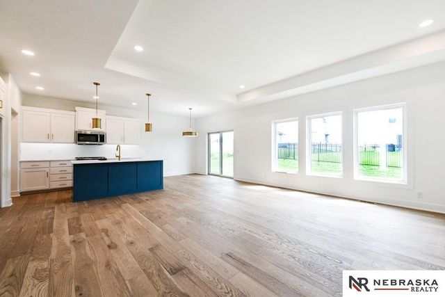 12605 Glenn Street, Papillion, NE 68138