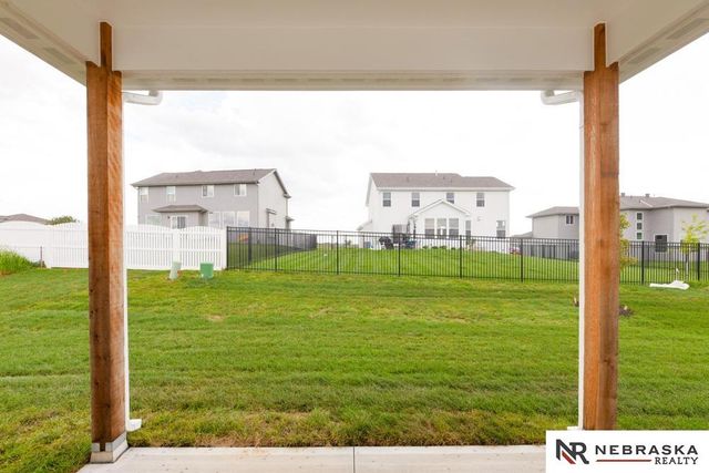 12605 Glenn Street, Papillion, NE 68138