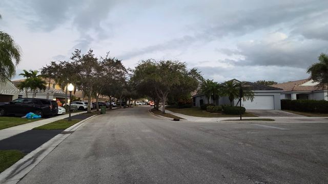 1308 Alexander Bnd, Weston, FL 33327