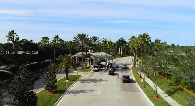 1308 Alexander Bnd, Weston, FL 33327