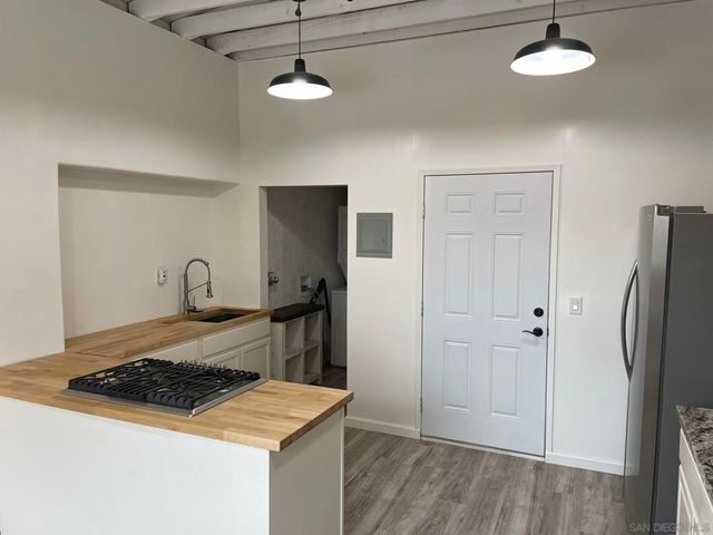 1255 Rhea Place A, Vista, CA 92084