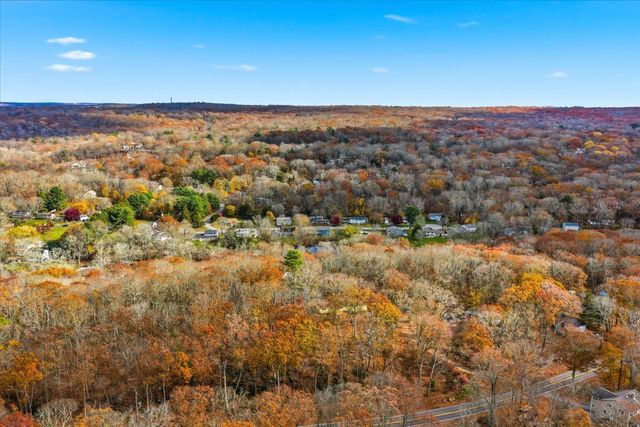 14 Woodland Lane, Ledyard, CT 06335