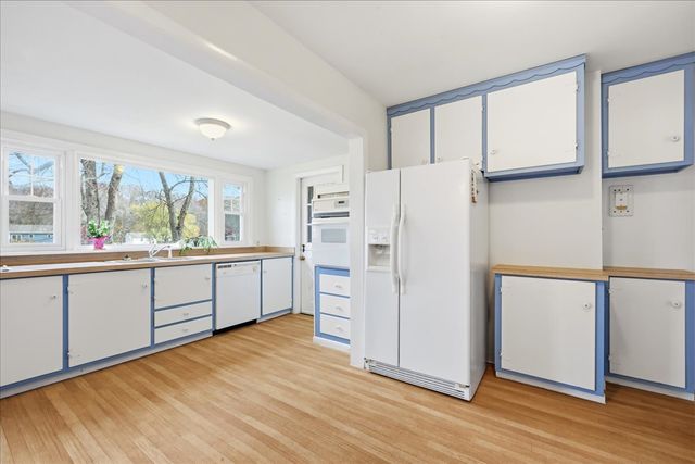 14 Woodland Lane, Ledyard, CT 06335