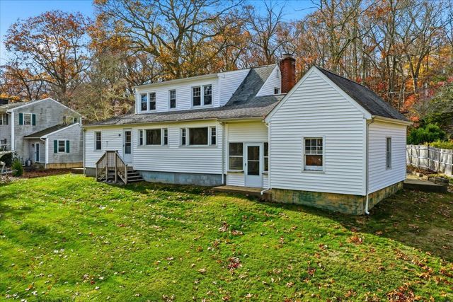 14 Woodland Lane, Ledyard, CT 06335