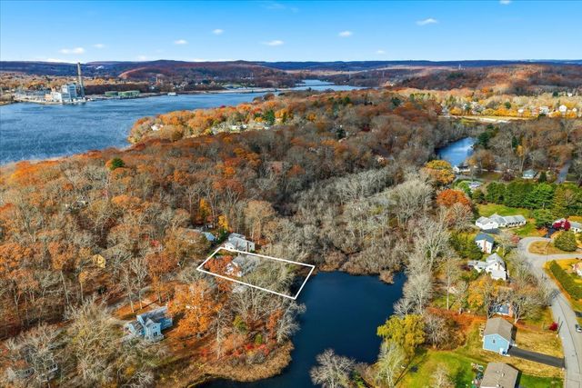 14 Woodland Lane, Ledyard, CT 06335