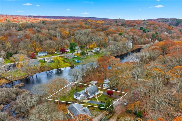 14 Woodland Lane, Ledyard, CT 06335