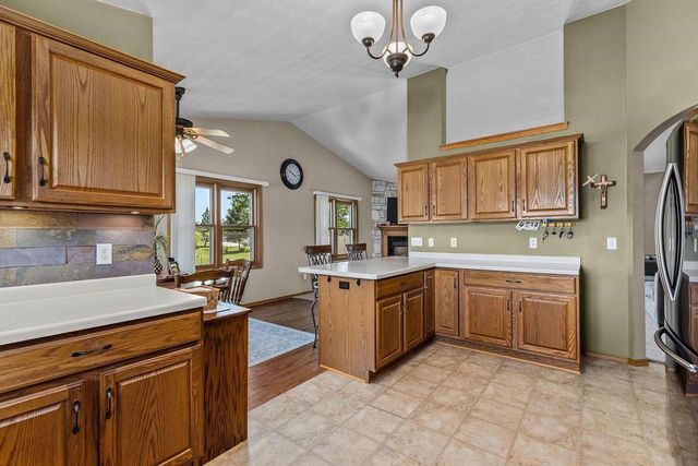 2071 GREENGROVE STREET, Kaukauna, WI 54130