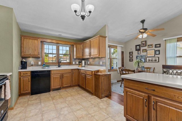 2071 GREENGROVE STREET, Kaukauna, WI 54130