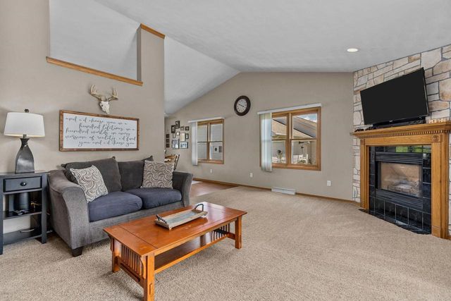 2071 GREENGROVE STREET, Kaukauna, WI 54130